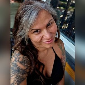 Meet your Posher, Dana